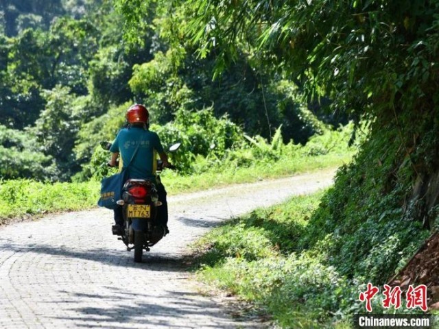 【榜样力量】云南芒市：三代邮递员坚守56年 在中缅边境走出“幸福邮路” 第4张插图